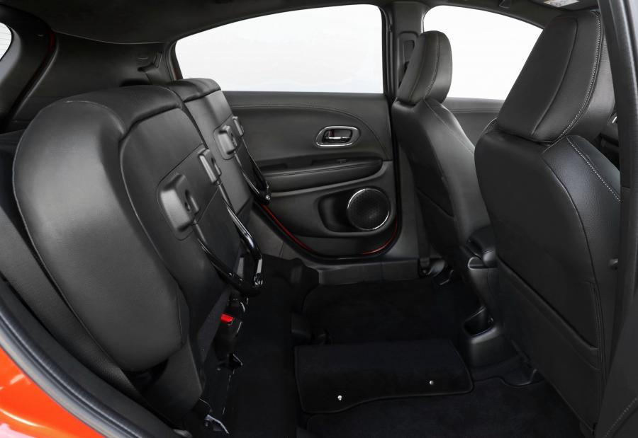 Интерьер Honda HR-V RS 2018 года  (AU) (фото 34 из 38)